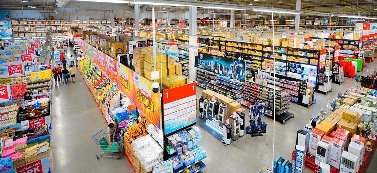 Toàn cảnh khu vực mua sắm tại MM Mega Market An Phú với thiết kế không gian mở