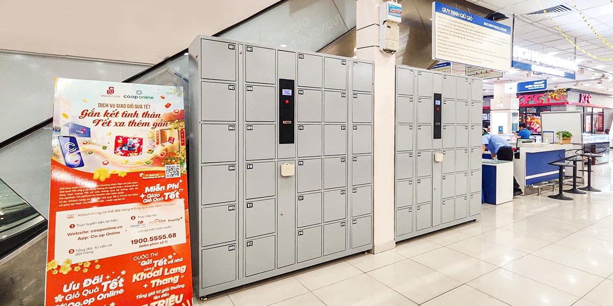 Hệ thống tủ eLocker Barcode được lắp đặt tại khu vực thuận tiện cho khách hàng gửi đồ trước khi vào siêu thị.