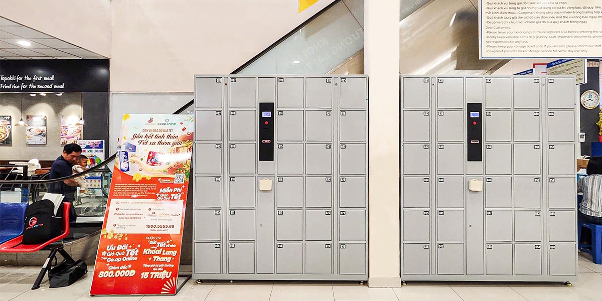 Dãy tủ eLocker Barcode với các ngăn tủ được bố trí rõ ràng, dễ thao tác và sử dụng.