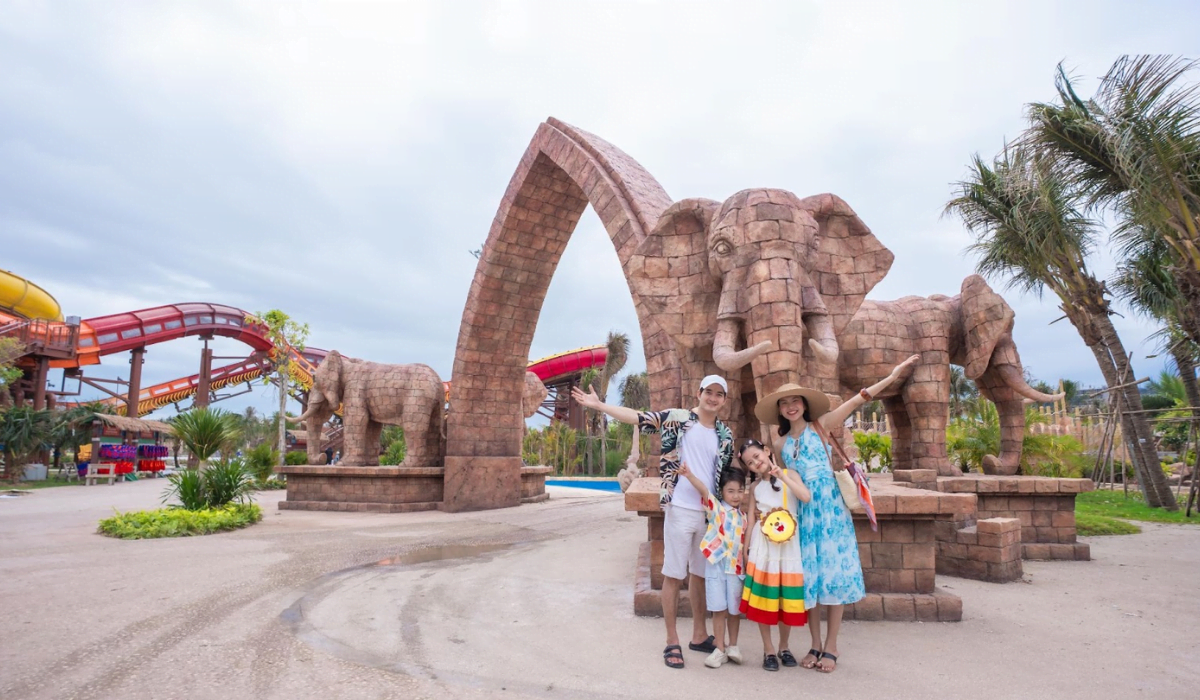 Du khách check-in Aqua Adventure Vũng Tàu Sun Group