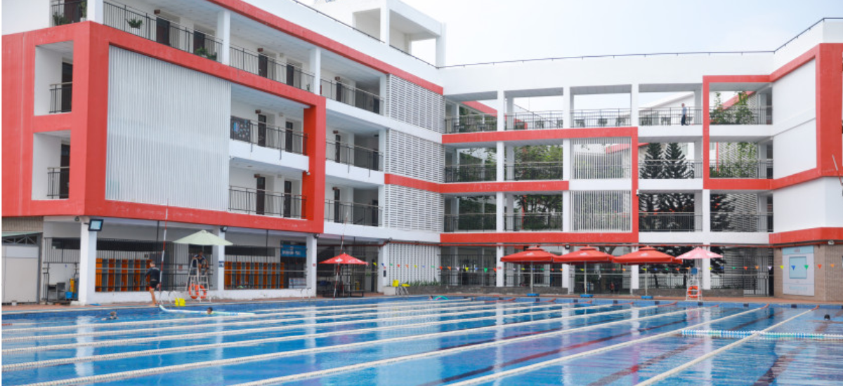 Hồ bơi tại Trường quốc tế Canada (CIS). Nguồn CIS